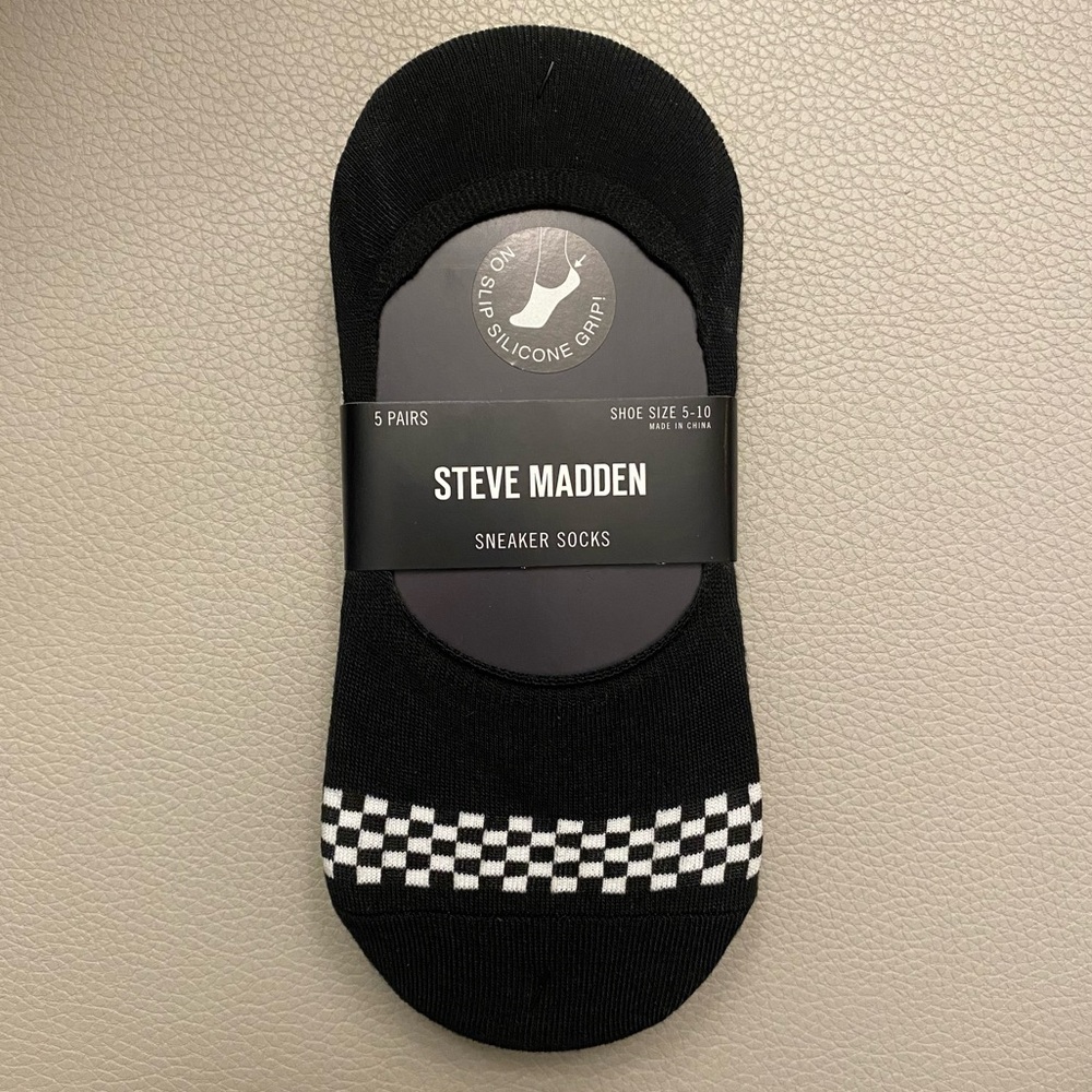 STEVE MADDEN Women’s No Slip Grip Sneaker Socks (5 pack)